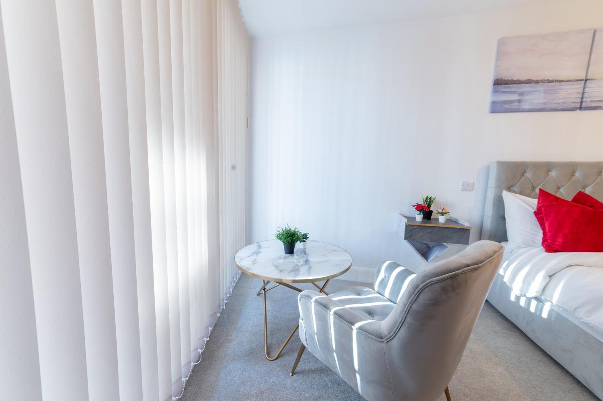 Luxury City Escape Apartments Londen Buitenkant foto